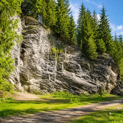 02 Witow Skaliste Zbocze W Lesnej Dolinie